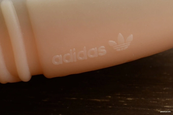 ADIDAS 750 BOOST GLOW YEEZY BB1840 LIGHT DARK GREY GUM 0815